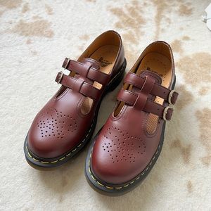 Dr. Martens 8065 SMOOTH LEATHER MARY JANE SHOES (like new)
